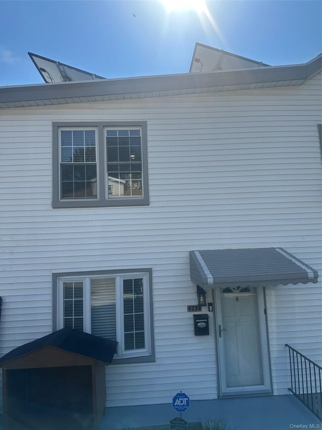 Building Photo - 242 Sommerville Pl