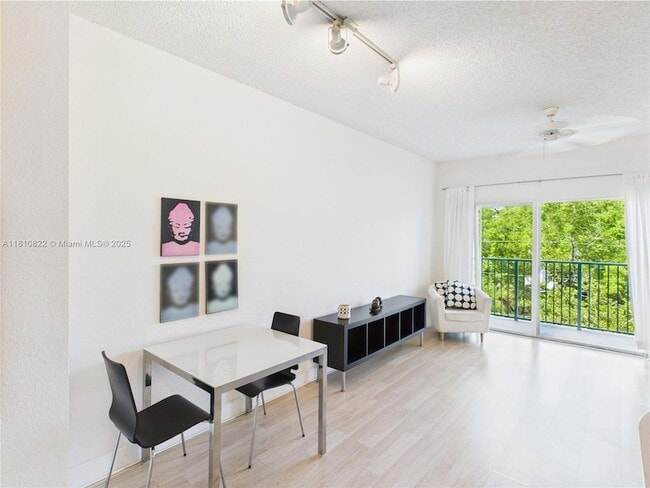 Building Photo - 6001 SW 70th St