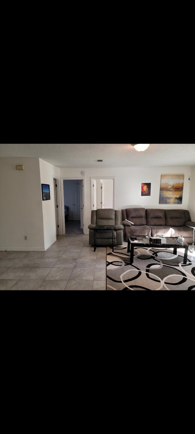 Foto del edificio - 6519 Robie Rd