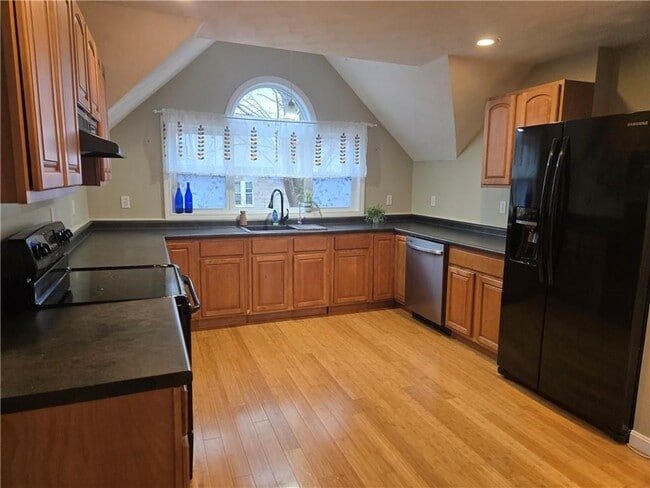 Foto del edificio - 25 Andrews Ave