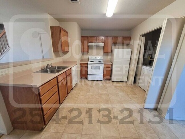 Building Photo - 3710 Malibu Ln