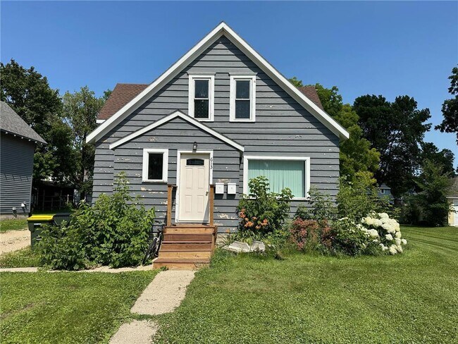 Foto del edificio - 613 3rd St SW