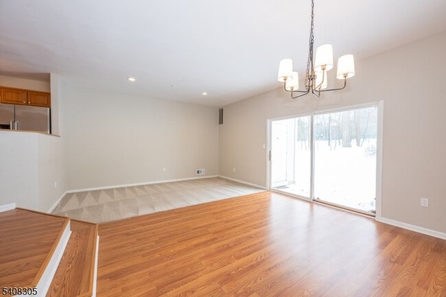 Building Photo - 63 Hickory Way