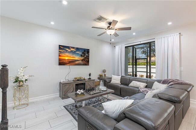 Foto del edificio - 7538 Rockefeller Dr