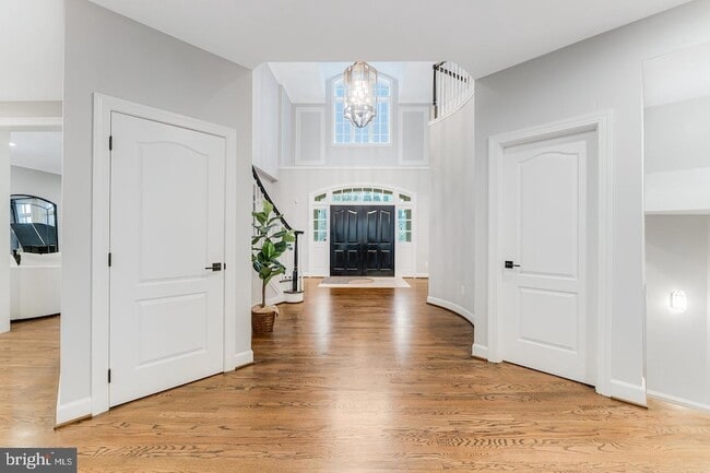 Photo - 7814 Crownhurst Ct House