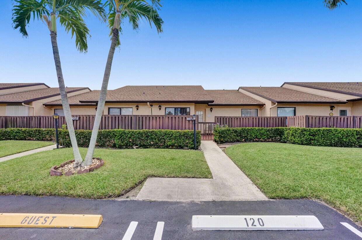 807 Sky Pine Way, Greenacres, FL 33415 House Rental in Greenacres, FL