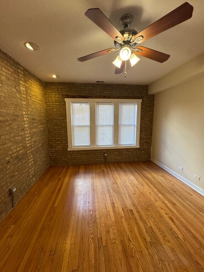 Foto del edificio - 1336 W Estes Ave