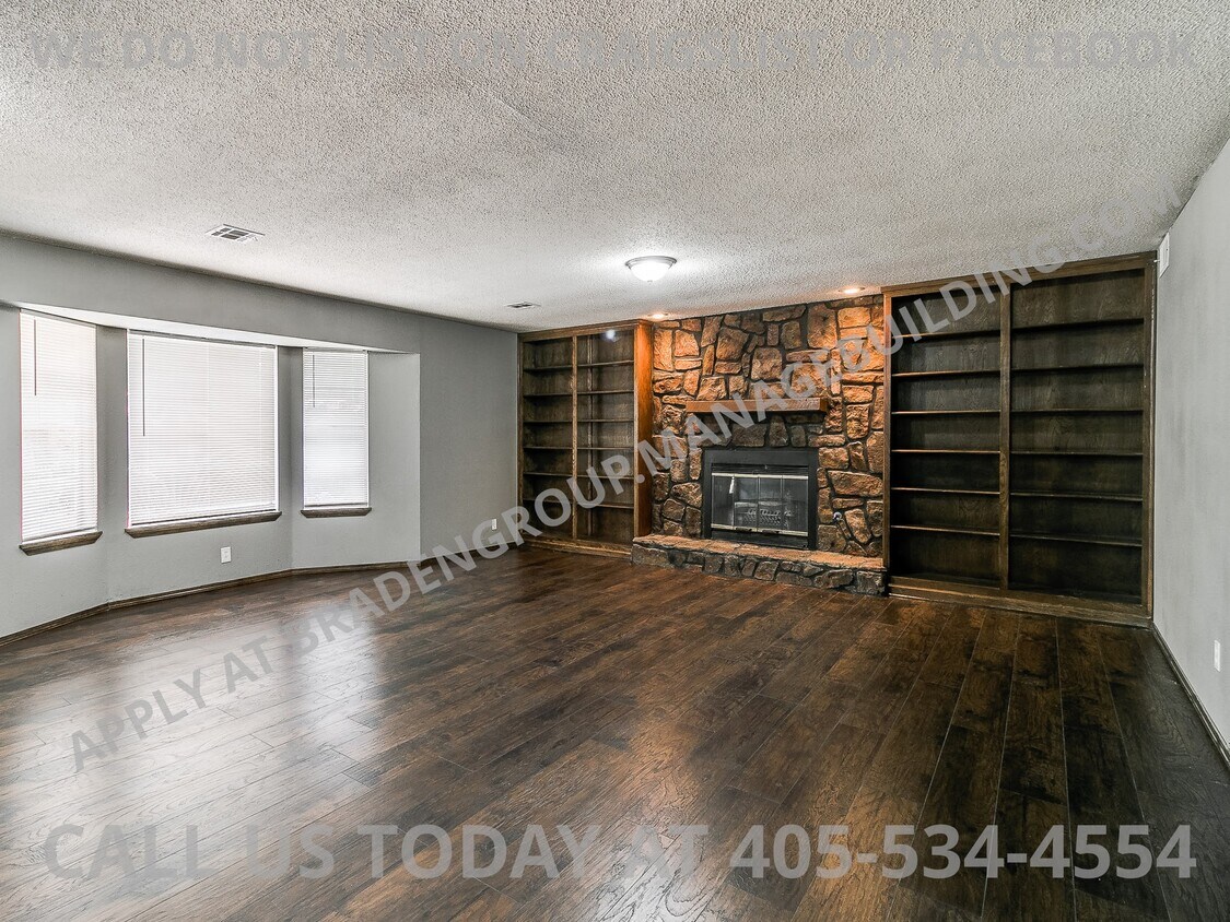 Primary Photo - 8128 NW 29th St