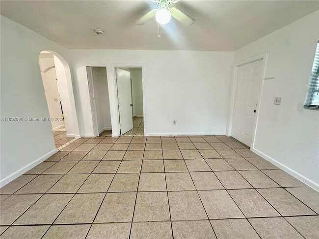 Foto del edificio - 6136 N Miami Ave