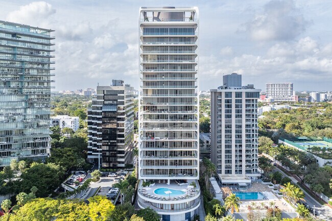 Vista adicional del edificio - Mr. C Residences
