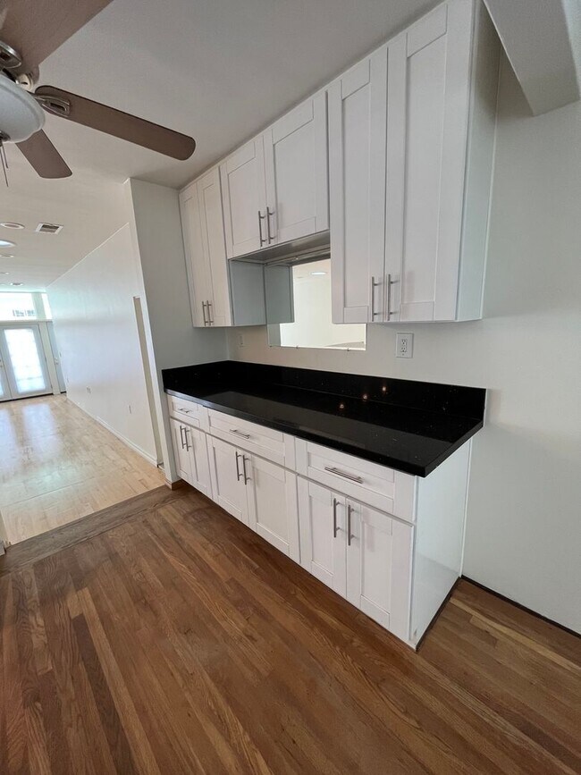 Building Photo - Spacious Home in Prime Pacific Beach Location
