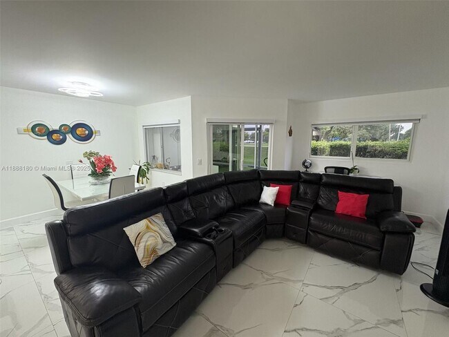Foto del edificio - 901 SW 138th Ave