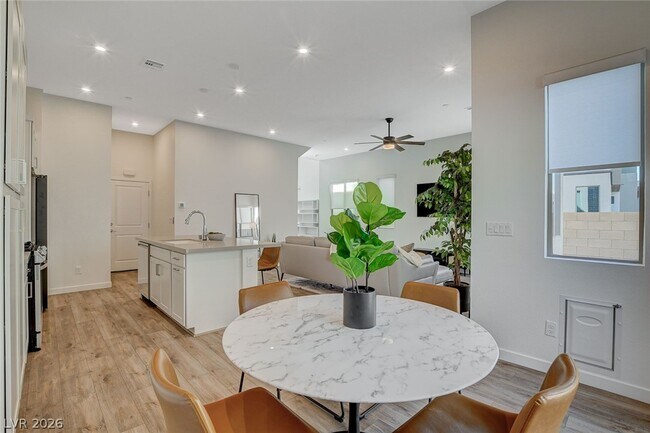 Foto del edificio - 3354 Via Strada St