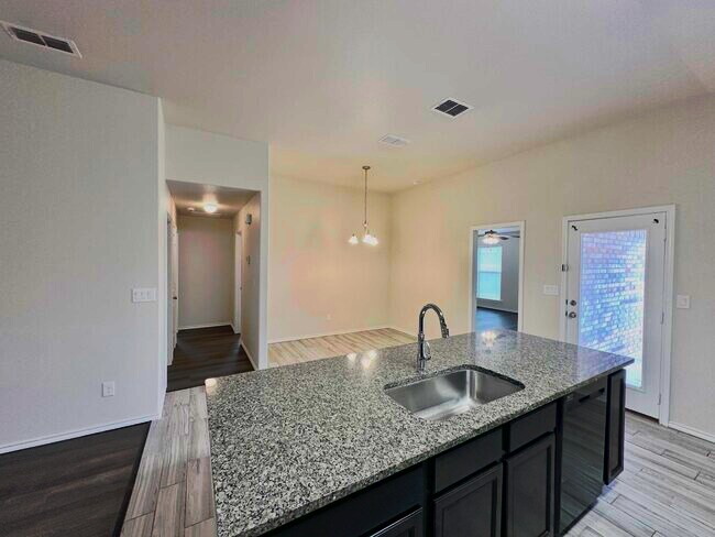 Foto del edificio - 2119 140th St