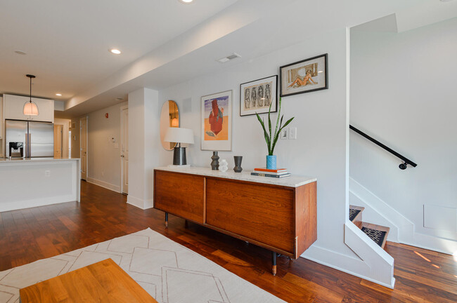 Building Photo - 603 Kennedy St NW