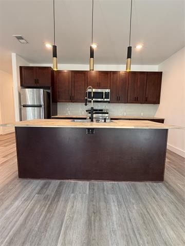 Building Photo - 2707 Carpenter Ave