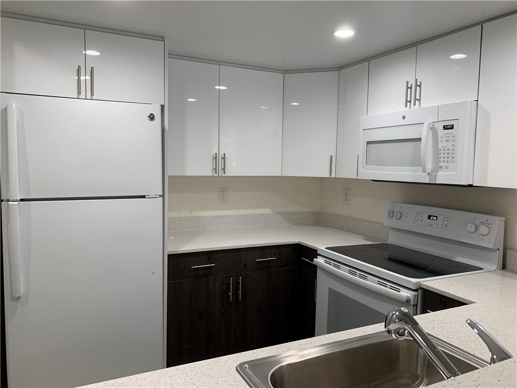 Foto principal - 660 Cypress Club Way
