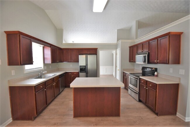 Building Photo - 425 Ballyshannon Dr