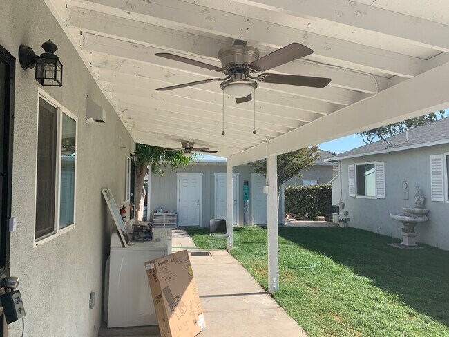 Covered sitting area - 612 S Paula Dr