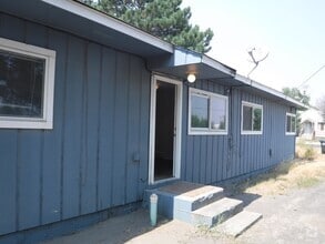 Building Photo - 9837 Olympic Dr NE