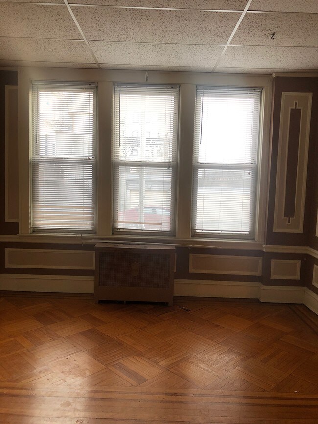 Building Photo - 615 82nd St