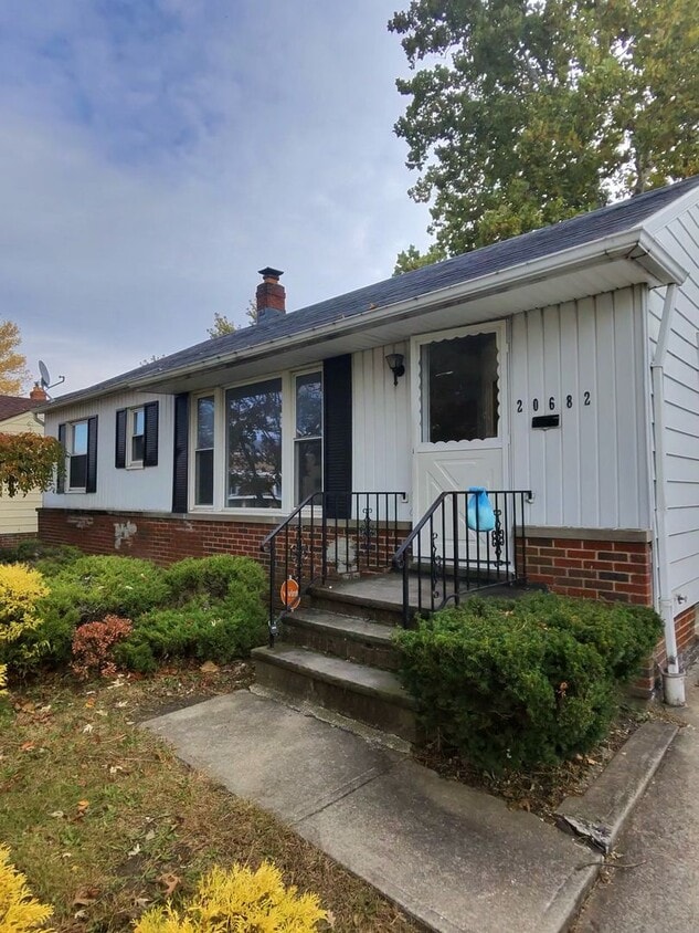 Primary Photo - 3 bed 1 bath newly renovated