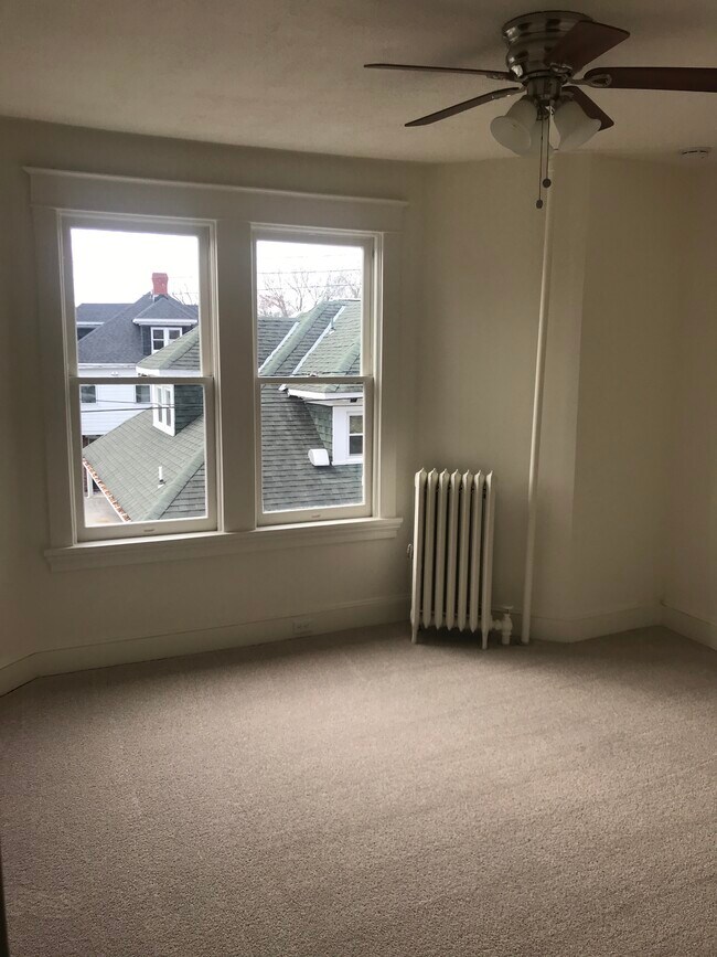 Dormitorio 1 - 404 Elm St