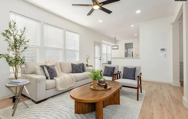 Foto del edificio - Spacious and Elegant 4 BR 4 BA Home in Olathe!