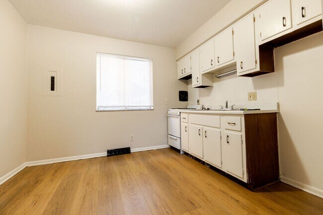 Building Photo - 45 W Neff Ave