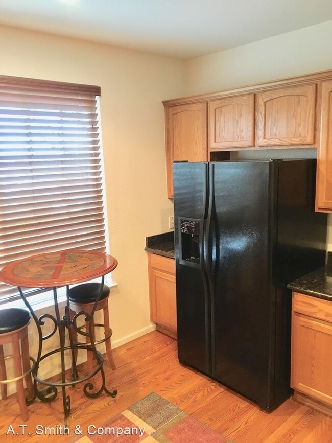 Building Photo - 3 br, 3 bath House - 580 Green Ash Street # C