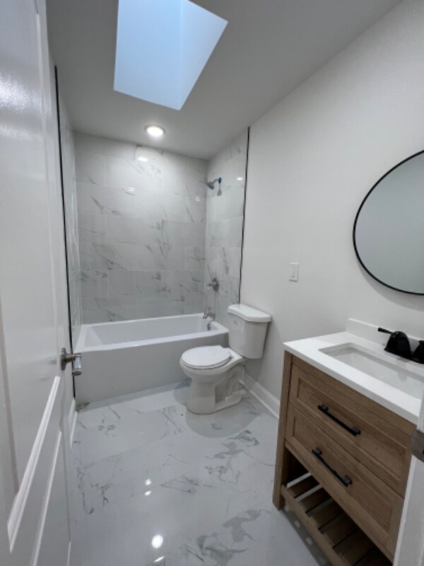 Building Photo - 577 W Abbottsford Ave