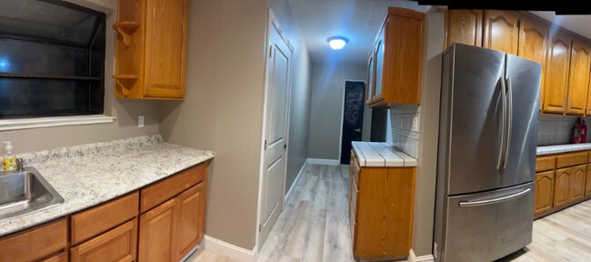 Foto del edificio - 4455 Glidden Wy