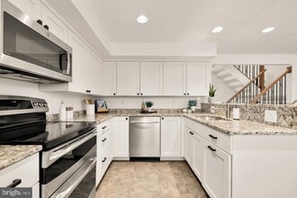 Building Photo - 6003 Chicory Pl