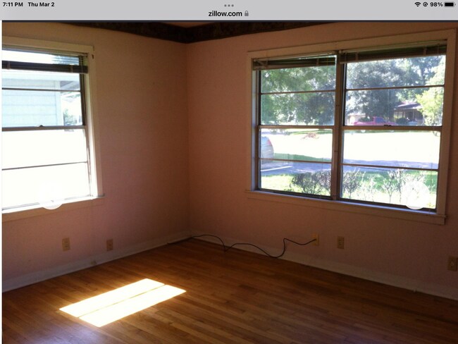 Foto del edificio - 5590 Spencer Dr