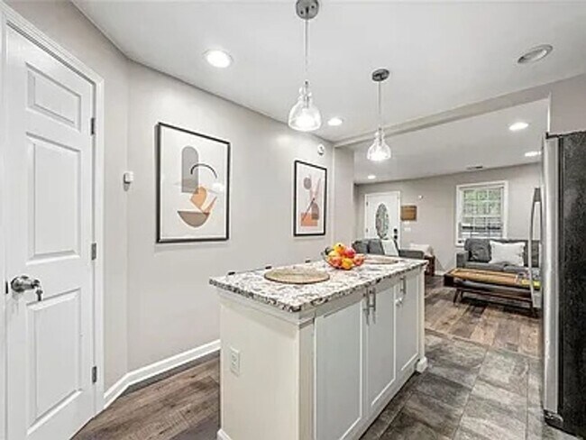 Foto del edificio - 2176 Pansy St NW