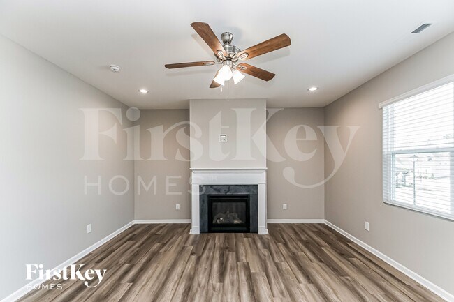 Foto del edificio - 501 Rain Drizzle Ct