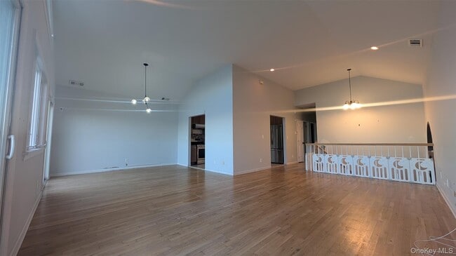 Foto del edificio - 150-95 Powells Cove Blvd