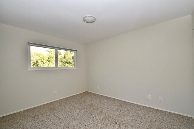 Foto del edificio - Pleasant Valley Condo with Recent Upgrades...