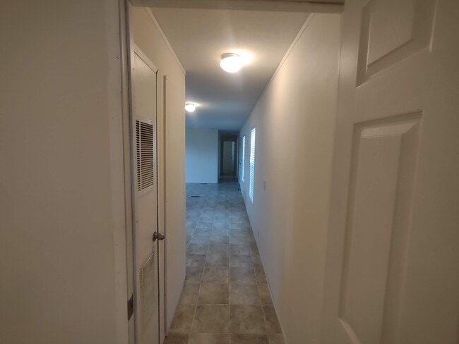 Building Photo - 2304 Wellington Green Dr