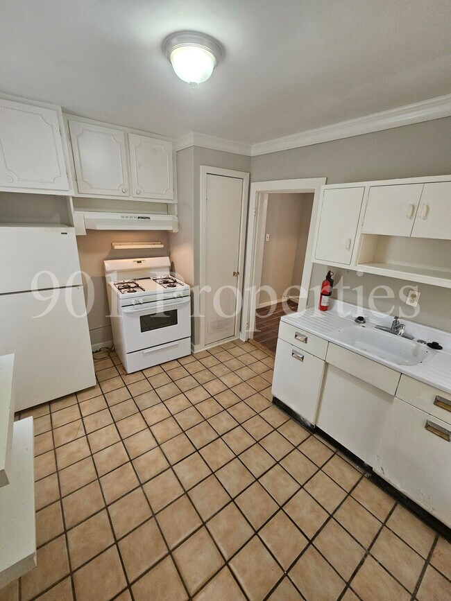 Building Photo - 1703 Tutwiler Ave