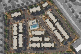 Building Photo - Landing 36