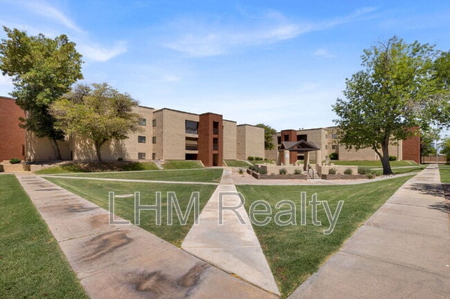 Building Photo - 1340 N Recker Rd