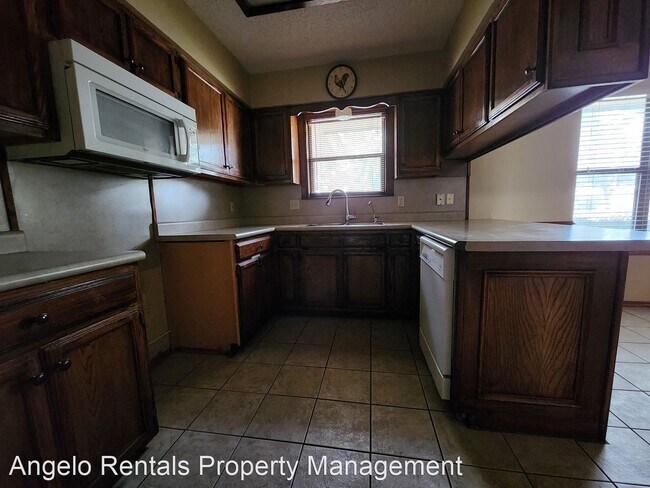 Foto del edificio - 3 br, 2 bath House - 3426 Cedar Hill Dr.