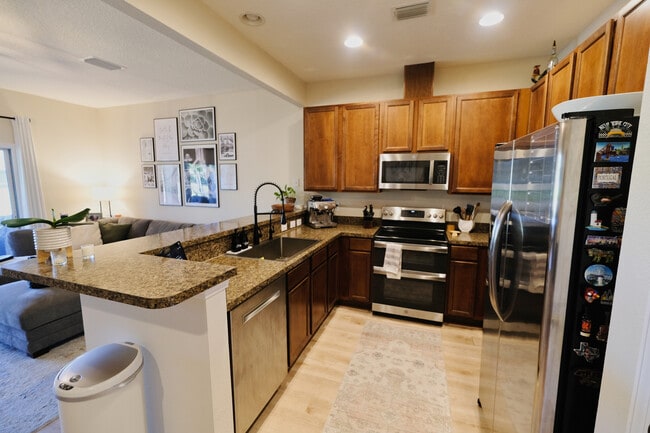 Building Photo - 13336 Solar Dr