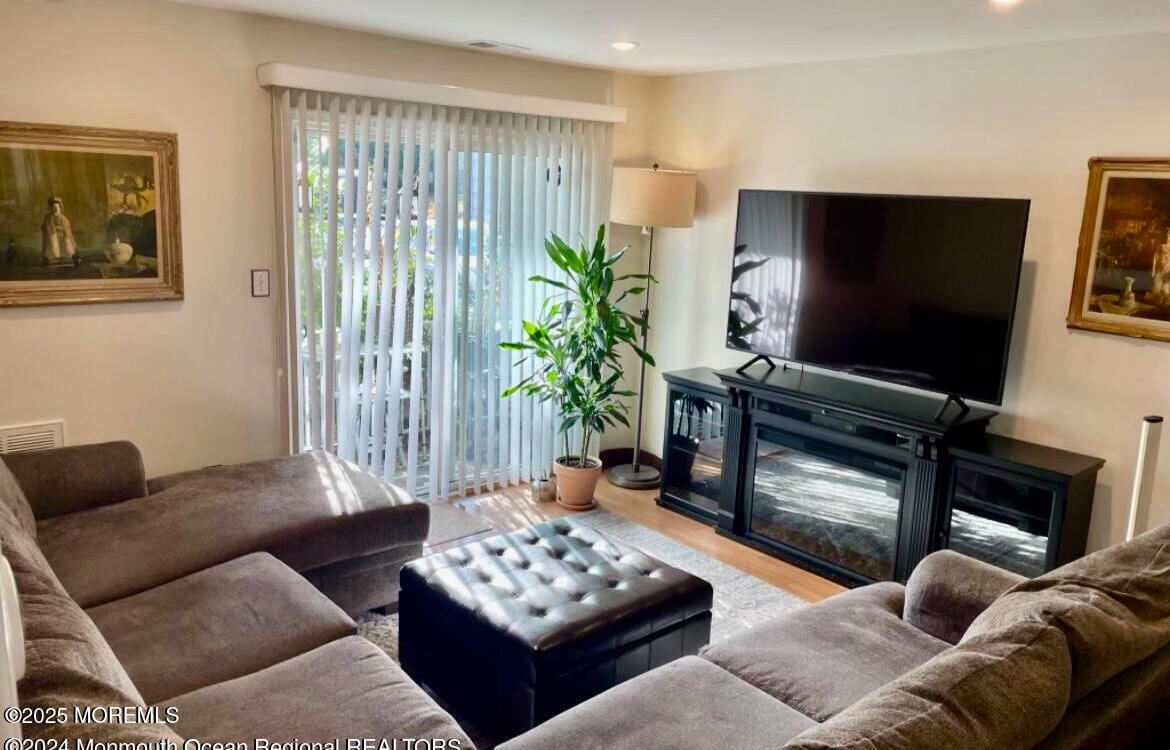 Foto principal - 102 Wedgewood Cir