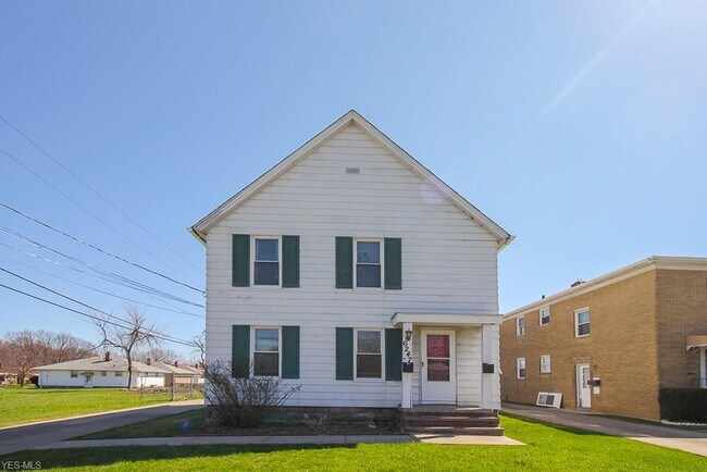 Building Photo - 6247 State Rd