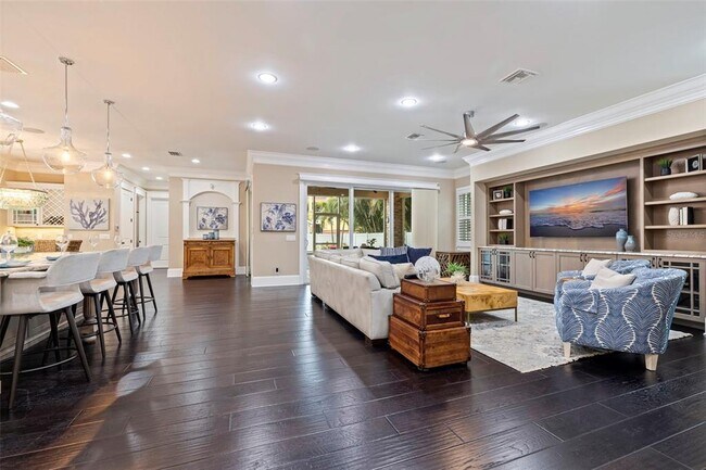 Foto del edificio - 310 8th Ave N