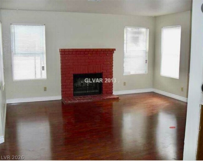 Foto del edificio - 3926 Bushnell Dr