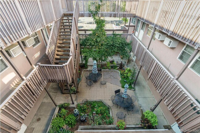 Foto del edificio - **Application Pending**  Downtown Littleton Condo - 2-Story - 2 Bedroom, 2 Bathroom (58PR#323)