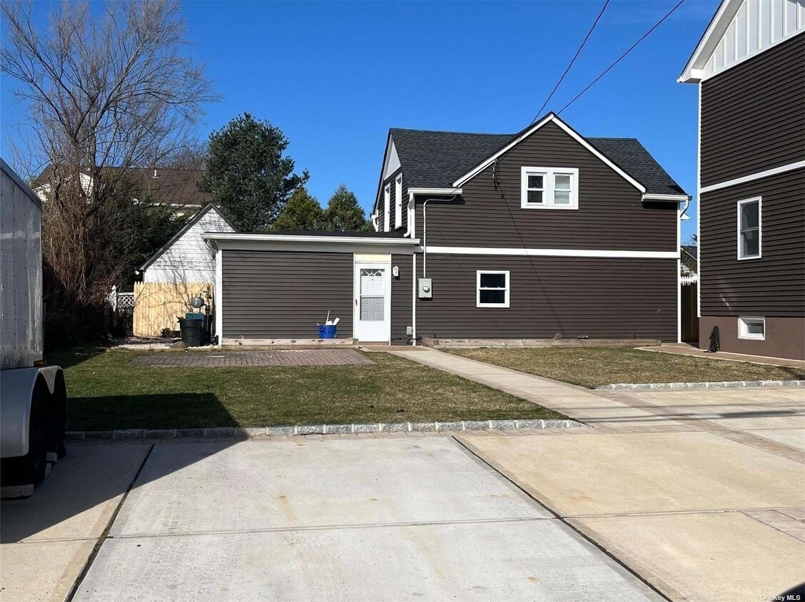 27 June Ave, Bayville, NY 11709 House Rental in Bayville, NY